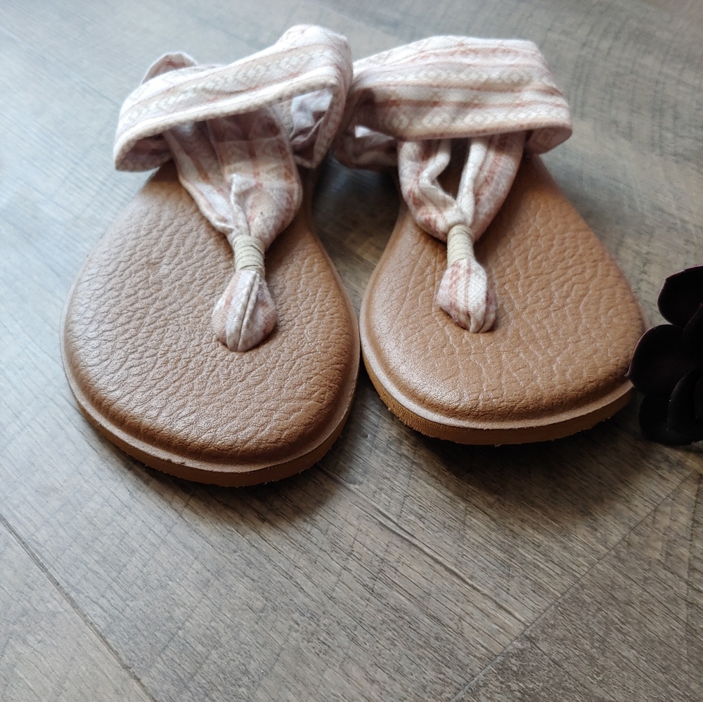 Sanuk Brown Yoga Sandals Stretch - Picture 2 of 4
